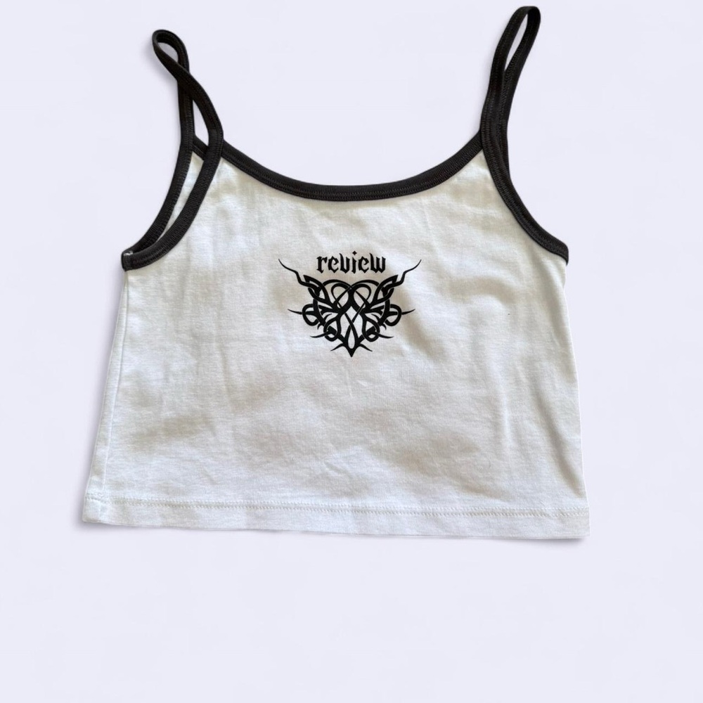 Review White Tank Crop Top with Grey Outline